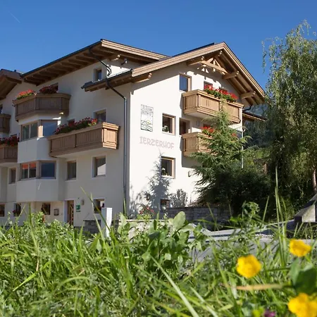 Farm stay Kinderbauernhof Ierzerhof *