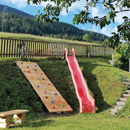 Kinderbauernhof Ierzerhof Κατάλυμα σε φάρμα Arzl im Pitztal