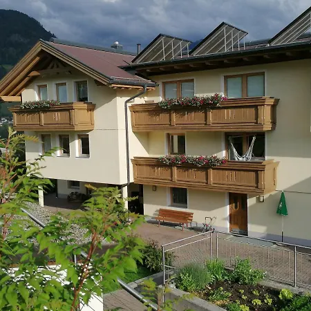 Kinderbauernhof Ierzerhof Κατάλυμα σε φάρμα